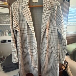 MELLODAY Plaid Coat in Black and White